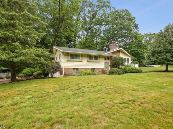 5 The Glen, Cedar Grove Twp., NJ 07009