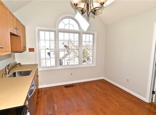 120 Prospect St APT 3, Ridgefield, CT 06877