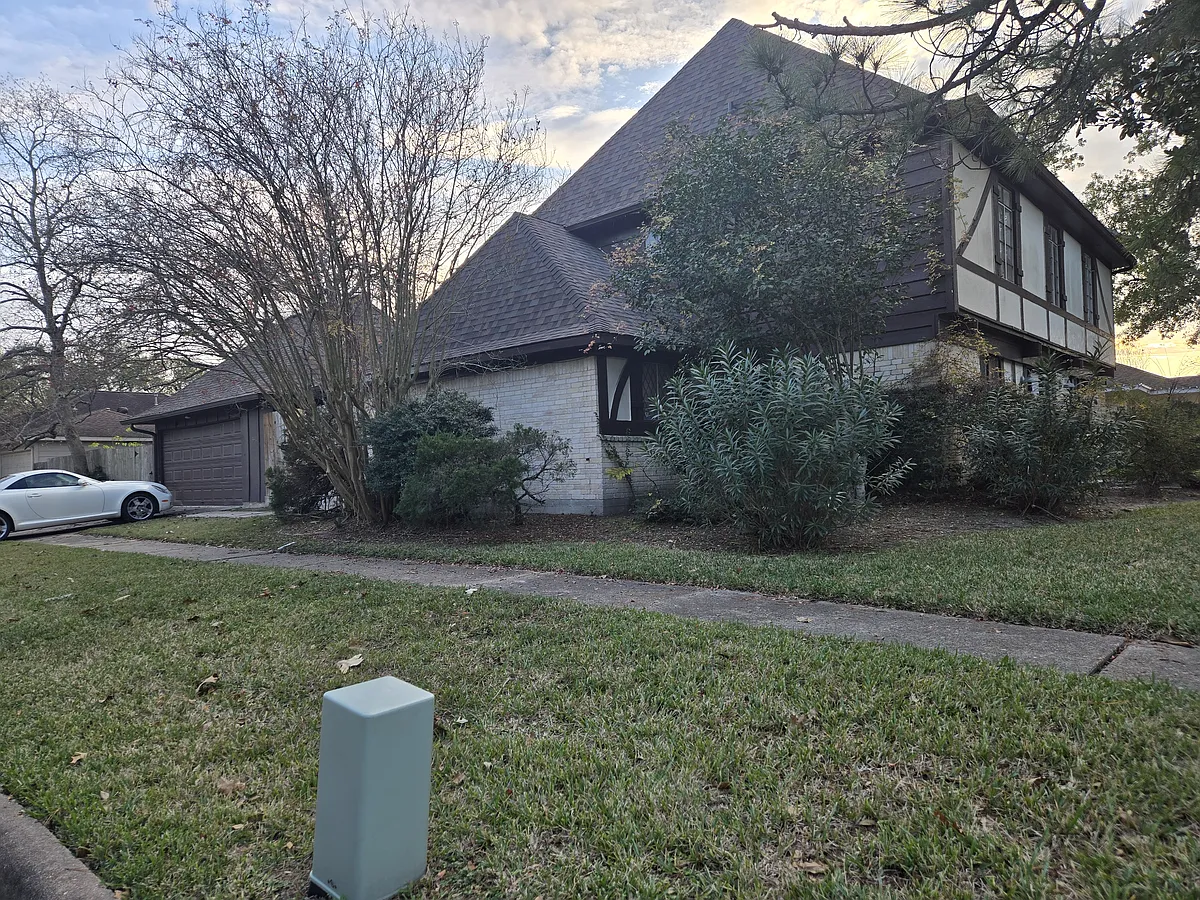 Building Photo - 9003 Haverstock Dr
