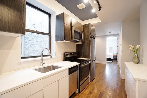 1684 Gates Ave #2R Photo 1