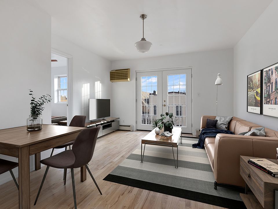 1st image of 137 Dupont St APT 7