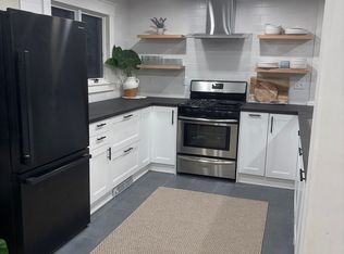 33 Pleasant St, West Dennis, MA 02670