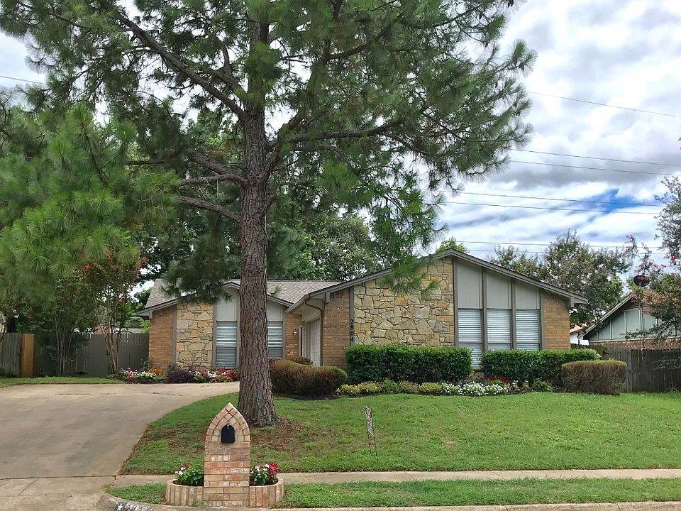 1st image of 2804 Cummings Dr