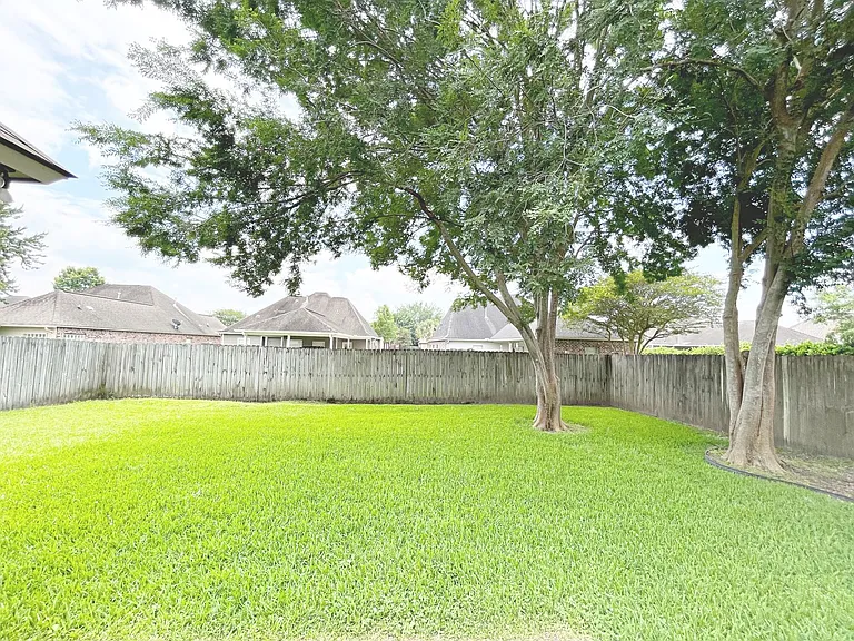 10362 Hillmont Ave — Photo 13
