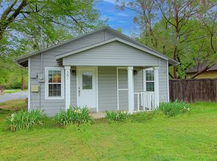 301 S Bradshaw St, Denton, TX 76205
