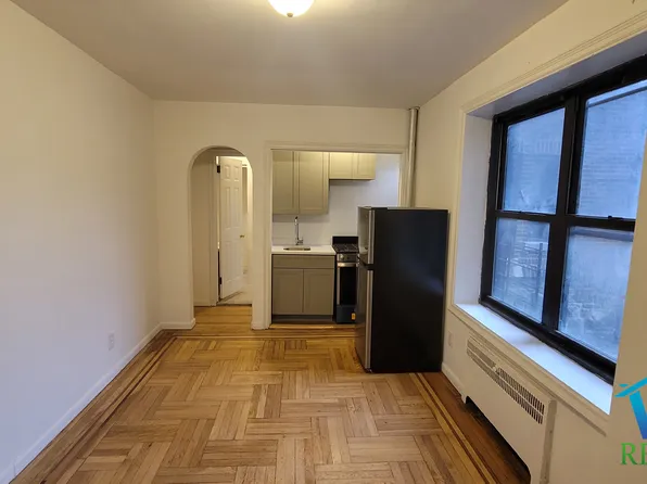 160 Beach 117th St APT 1M, Far Rockaway, NY 11694