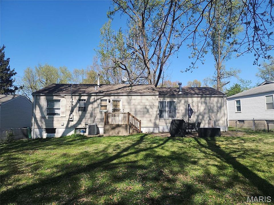 2nd image of 10221 Unicorn Dr