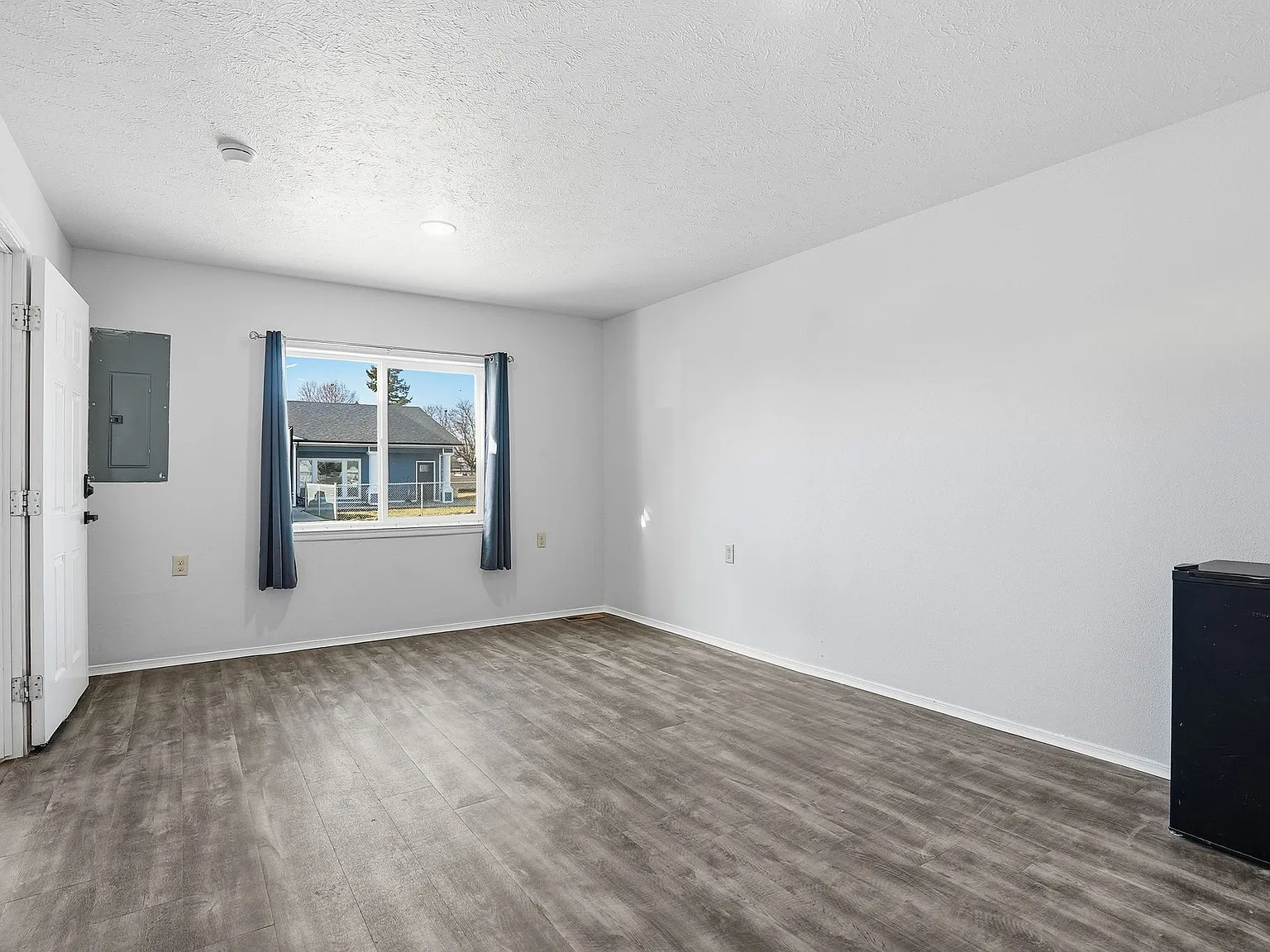 11 bed, $900 — Photo 4