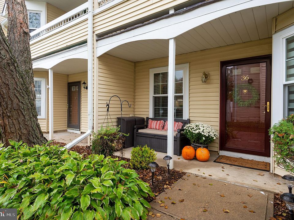 1st image of 36 Dennis Ct #36