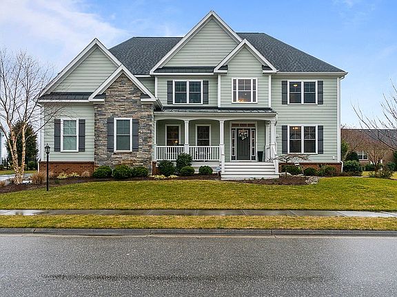 3rd image of 3102 Summerhouse Dr