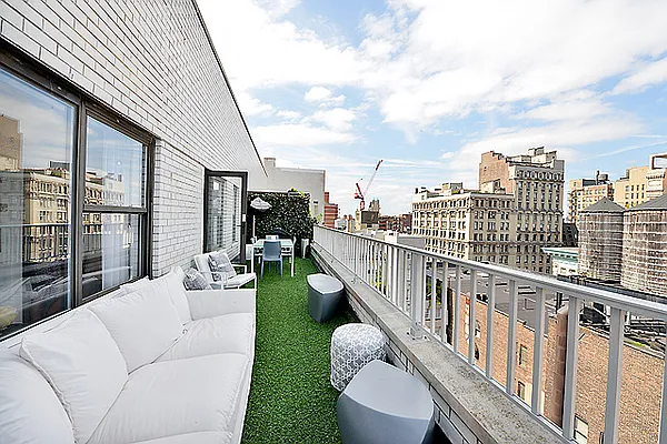 Sold by Nest Seekers International | media 32