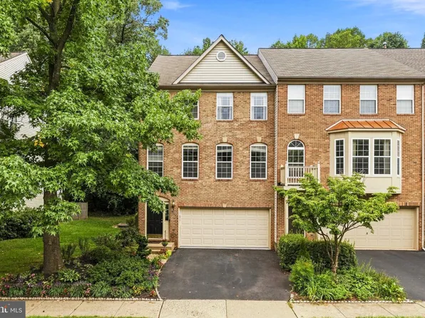 4222 Trumbo Ct, Fairfax, VA 22033