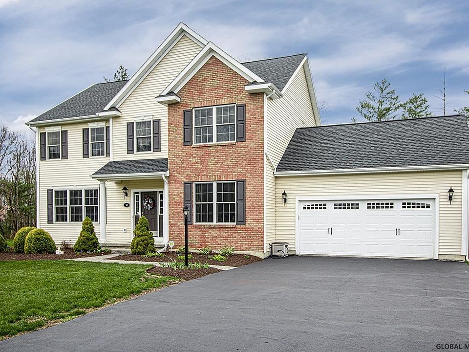 1st image of 30 Stone Crest Dr