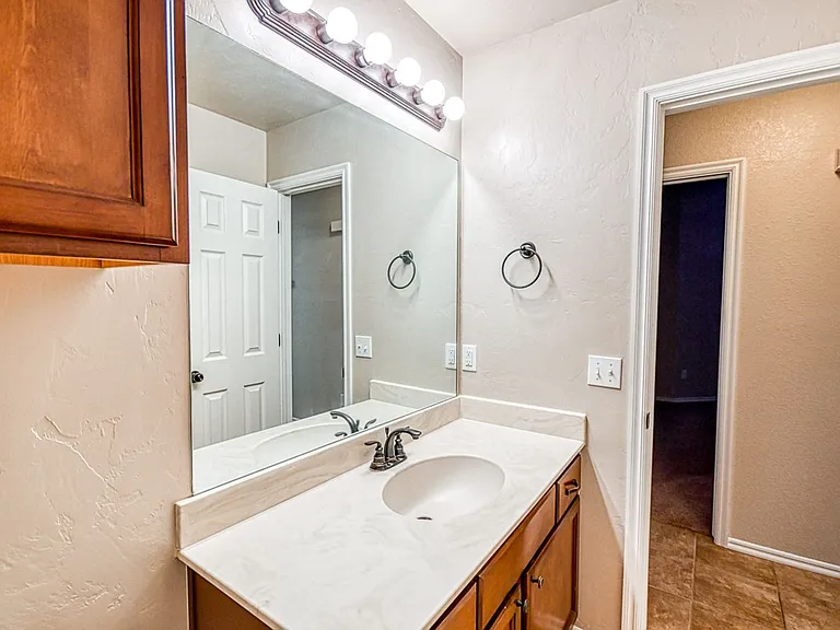 329 Tecumseh Meadows Dr — Photo 28