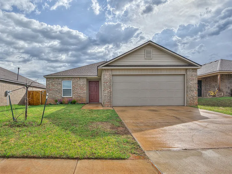 9724 Saddle Dr — Photo 1