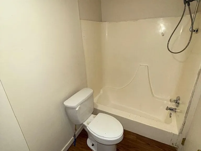 2513 W Illinois St — Photo 10