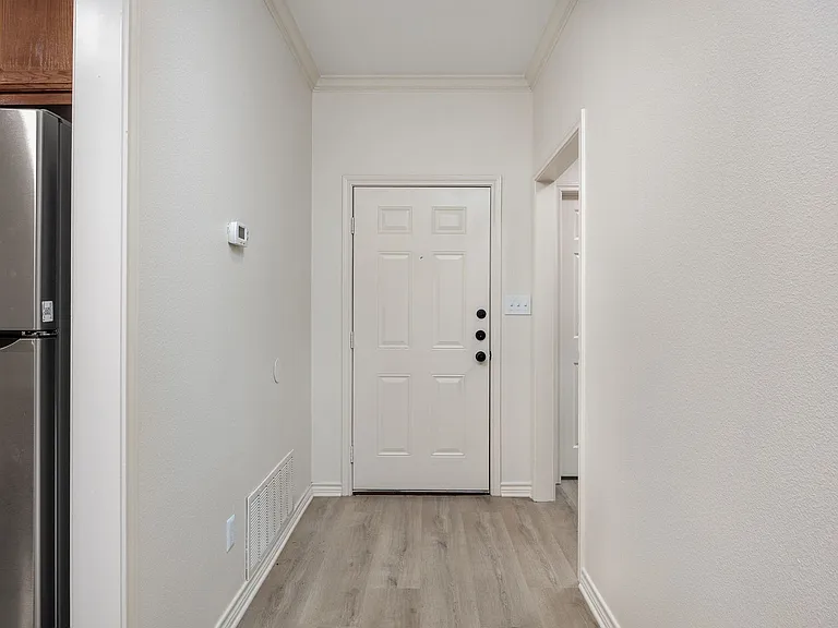 6806 County Road 1215 — Photo 2