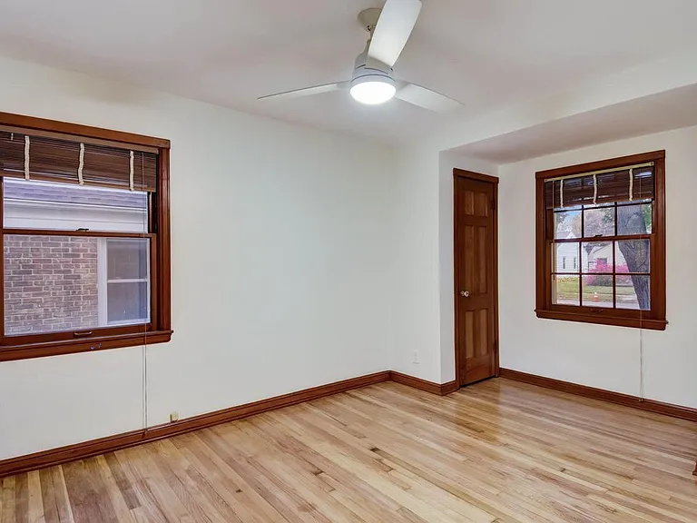 115 E Henry Clay St — Photo 11