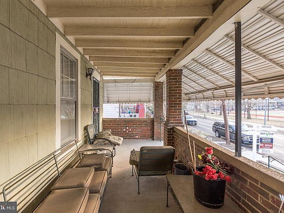 3rd image of 4413 7th St NW