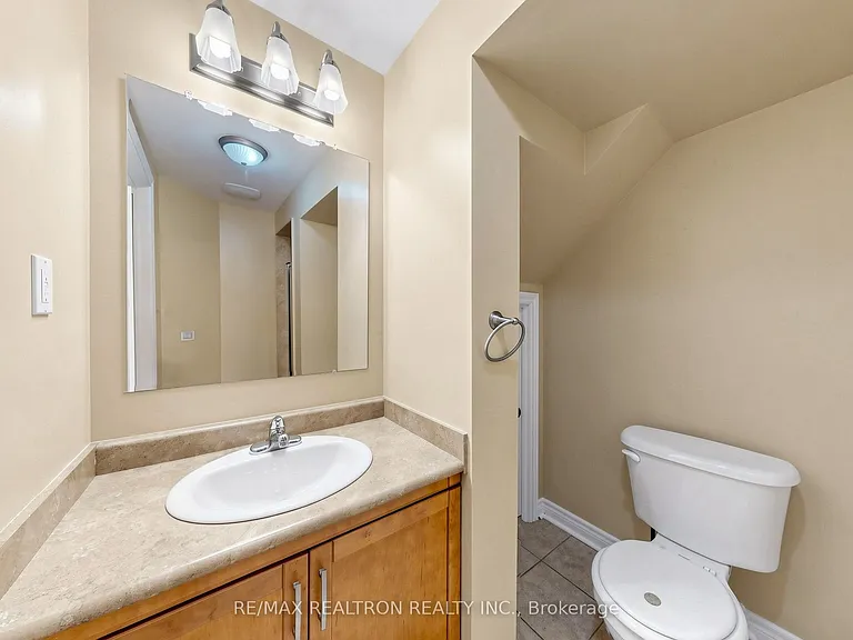 142 Mistywood Cres W — Photo 42