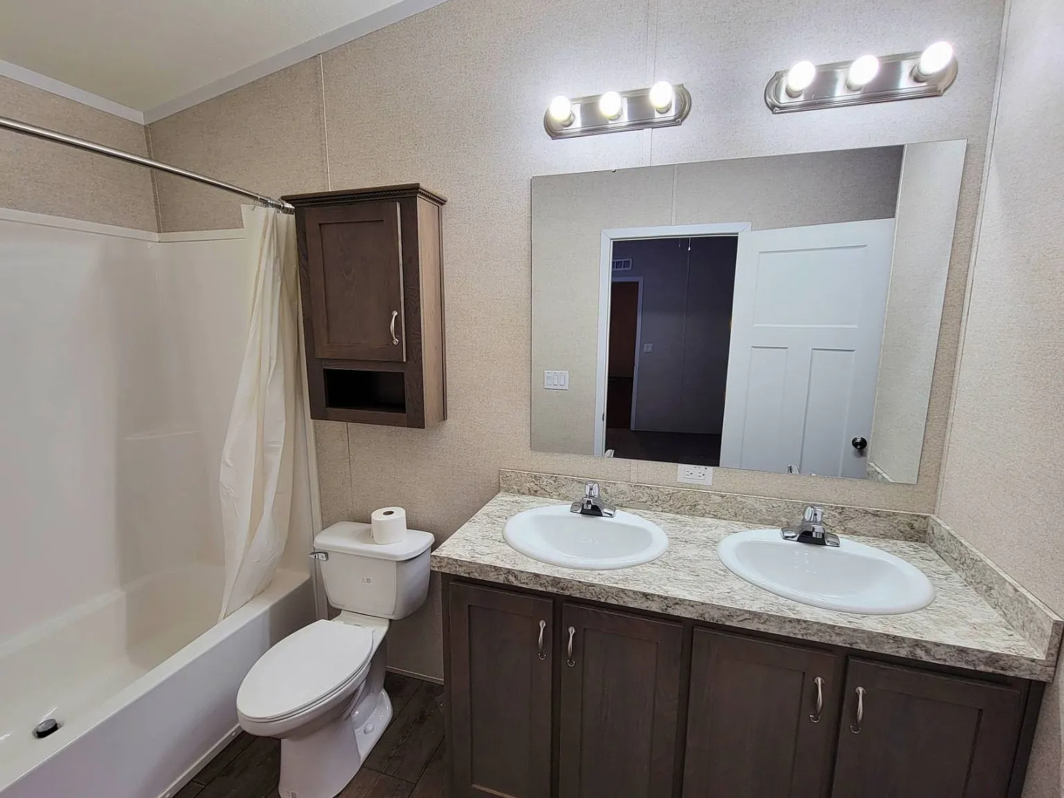 3 bed, 2.0 bath, 1120 sqft, $995 — Photo 4