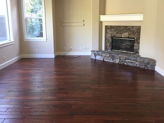 4th image of 4841 Village Green Dr
