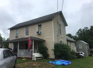 202 Village Ave, Randleman, NC 27317