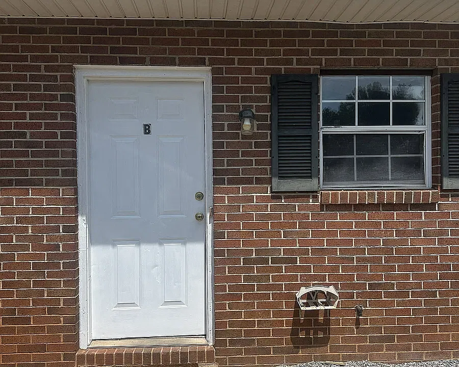 119 Lari Ln #B