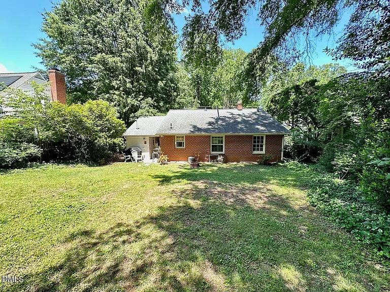 2813 Barmettler St — Photo 22