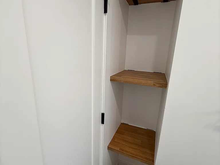 1509 N Hollywood Way #C — Photo 12