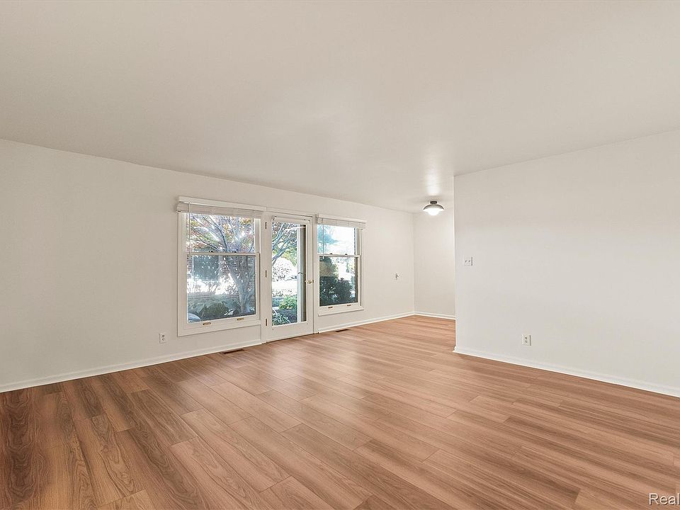 885 N Old Woodward Ave Apt 9, photo 7