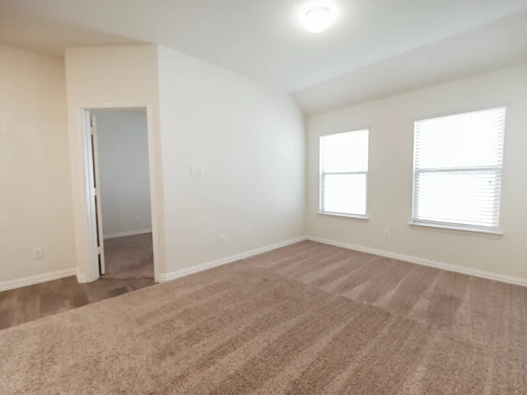 816 Blackhawk Dr — Photo 9