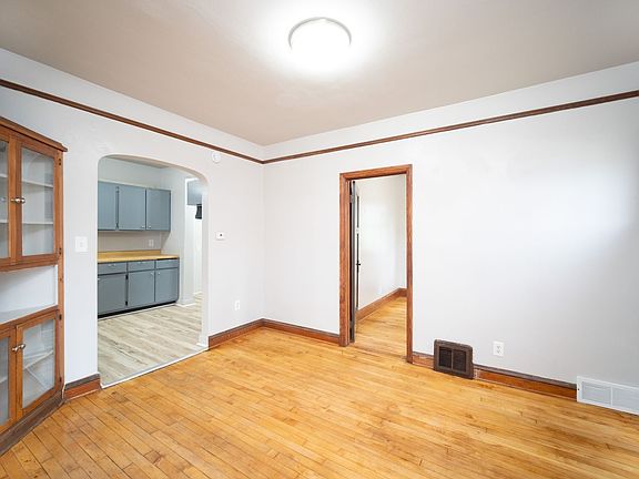 5th image of 2715 W Carmen Ave