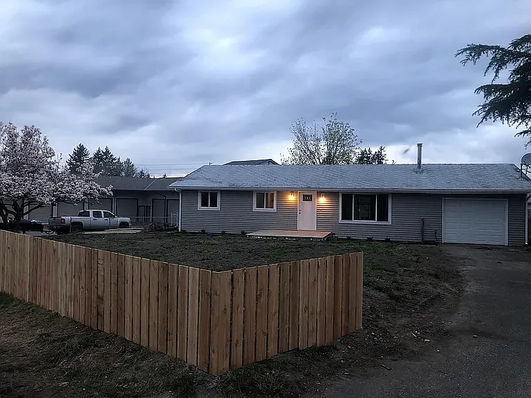 1695 SE Salmonberry Rd — Photo 1