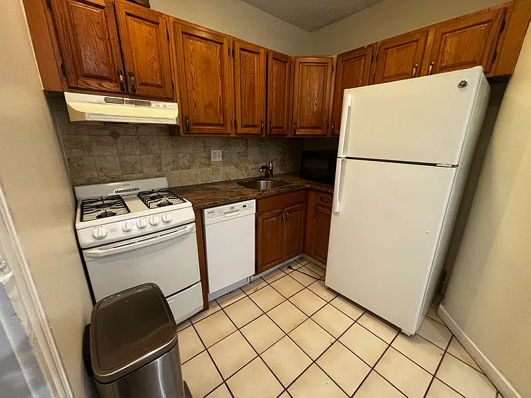 240 Kelton St #12A — Photo 1