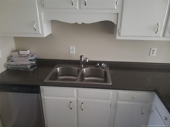 3rd image of 2657 Dumbarton Rd