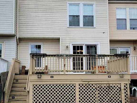 2nd image of 3 Vinca Dr