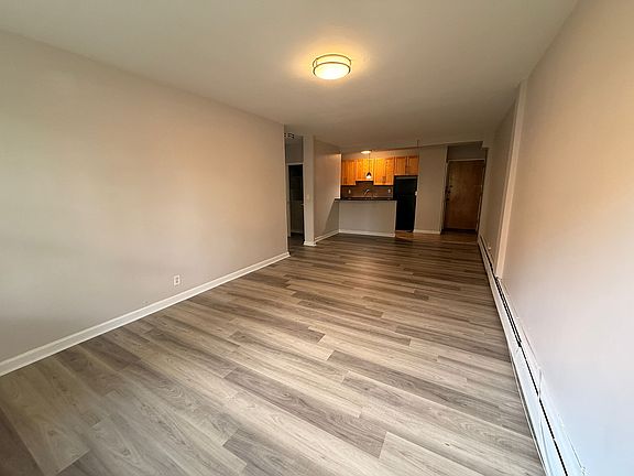 2nd image of 38 Duncan Ave #12E