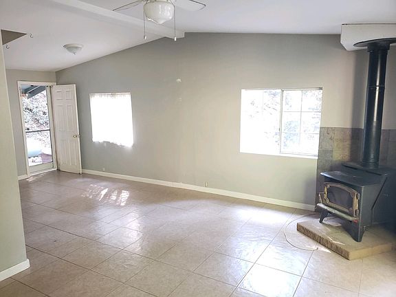 5th image of 20289 Bear Creek Rd Unit 2