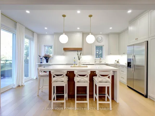 214 Selwyn Rd, Richmond Hill, ON L4E 0A6