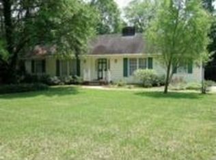 5709 Timber Ridge Dr, Raleigh, NC 27609