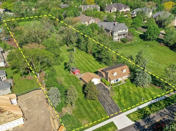 1S558 Sunnybrook Rd, Glen Ellyn, IL 60137