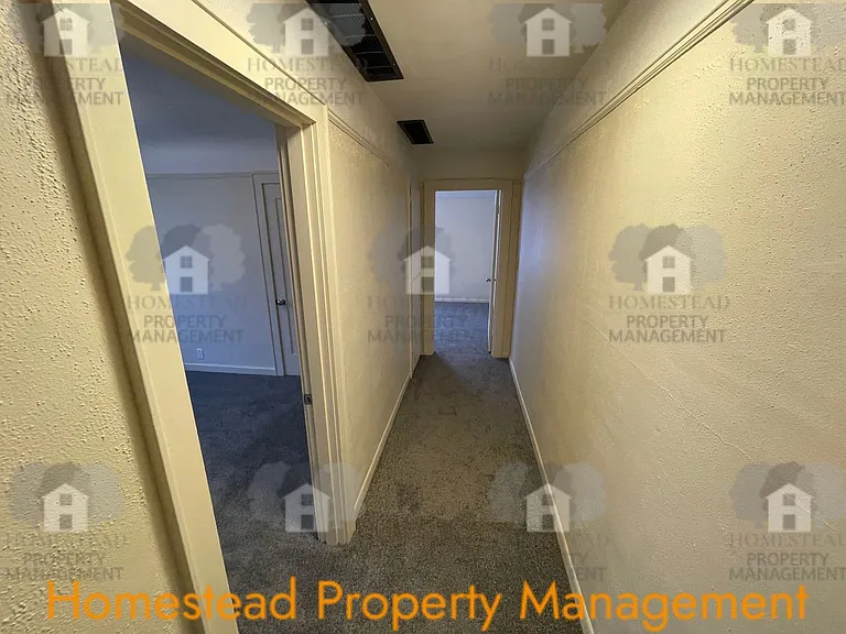 287 SE Ash St — Photo 21