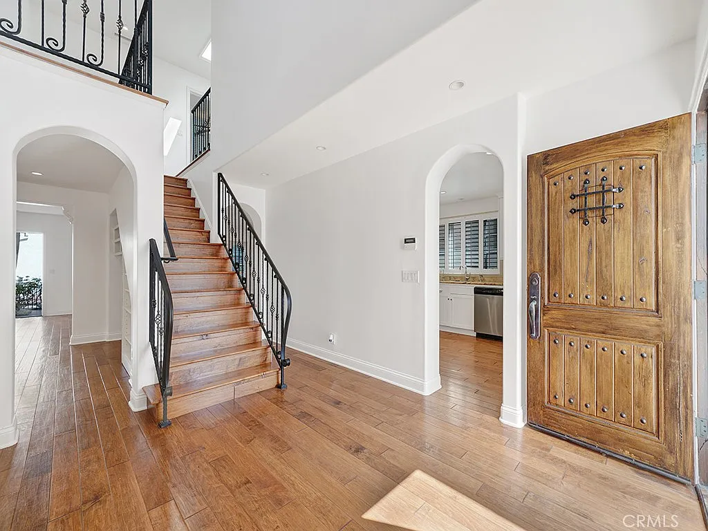 4 bed, 4.5 bath, 3572 sqft, $15,500 — Photo 2