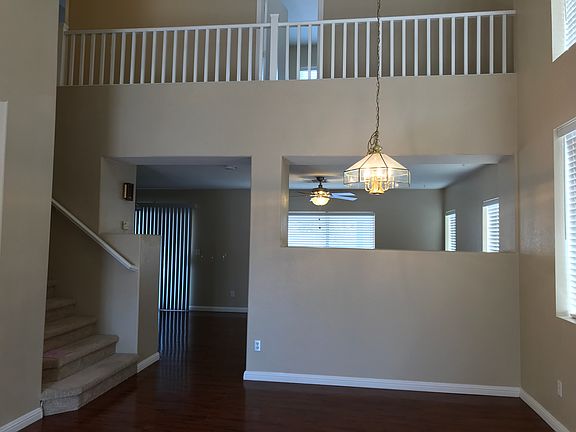 5th image of 676 Emerald City Ave