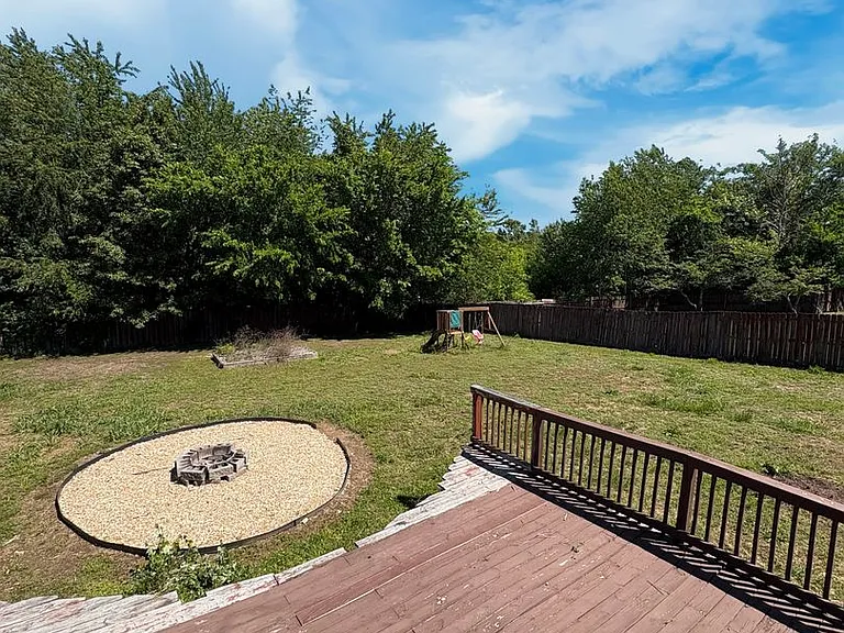 1317 Sunfield Dr — Photo 5