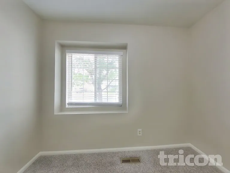 4318 Sunridge Dr — Photo 6