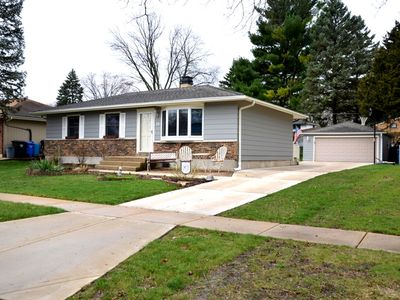 36 Trenton Ave, South Elgin, IL, 60177