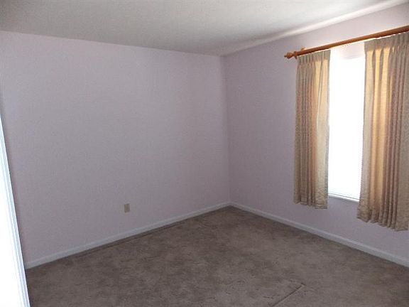 5th image of 625 Covedale Ave APT 1
