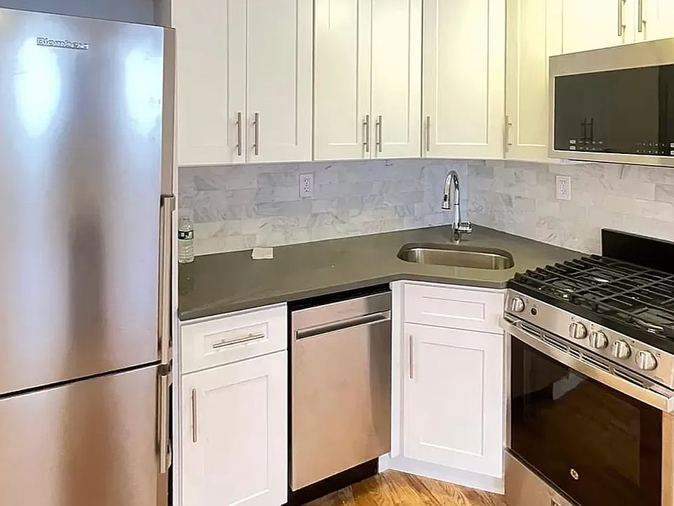 1st image of 556 4th Ave #2